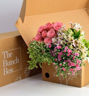 pink roses & green leaves bunch bouquet